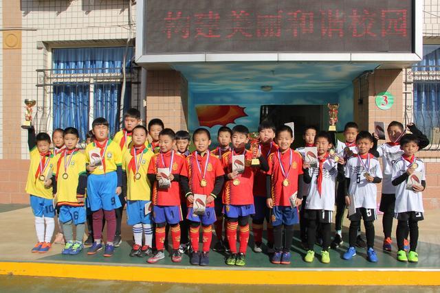 锡安26分库里33分 勇士惜负鹈鹕跌回西部第十